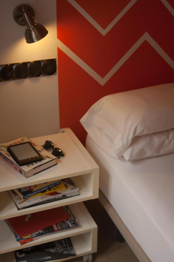 Hostal Santa Ana Colors Madrid Eksteriør billede