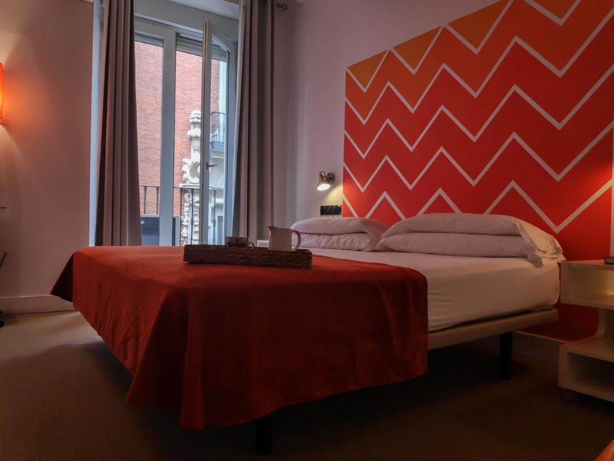 Hostal Santa Ana Colors Madrid Eksteriør billede