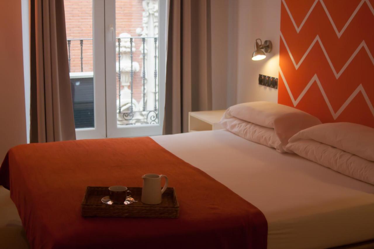 Hostal Santa Ana Colors Madrid Eksteriør billede
