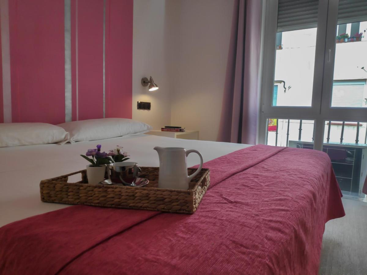 Hostal Santa Ana Colors Madrid Eksteriør billede