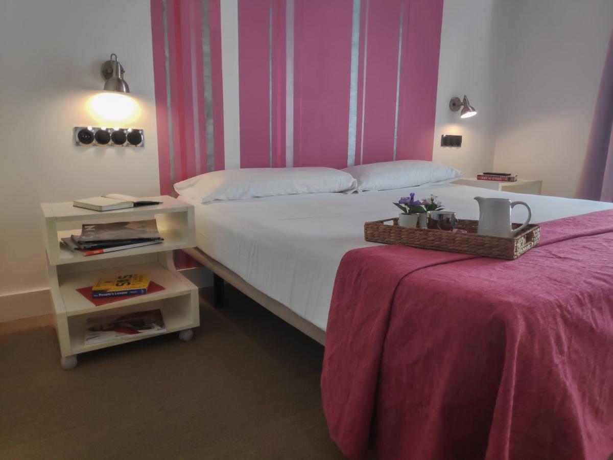 Hostal Santa Ana Colors Madrid Eksteriør billede