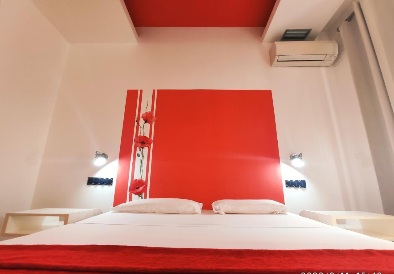 Hostal Santa Ana Colors Madrid Eksteriør billede