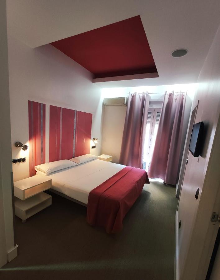 Hostal Santa Ana Colors Madrid Eksteriør billede